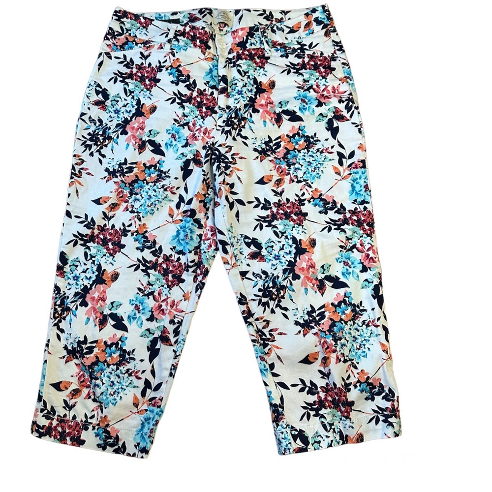St. john’s Bay Business Casual White Floral Capri Size 8